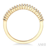 1/4 Ctw Round Cut Diamond 'V' Shape Band in 14K Yellow Gold