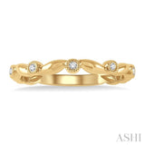 1/20 Ctw Curvy Leaf and Circular Mount Round Cut Diamond Stackable Fashion Band in 14K Yellow Gold