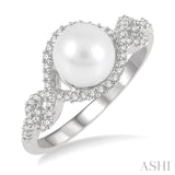 Pearl & Diamond Ring